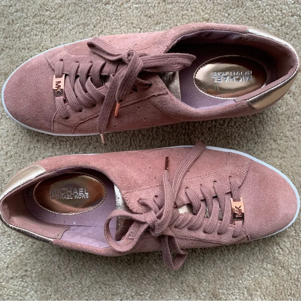 MICHAEL KORS. Rose suede and yellow gold sneakers.‎ White soles. 10M. Lea…